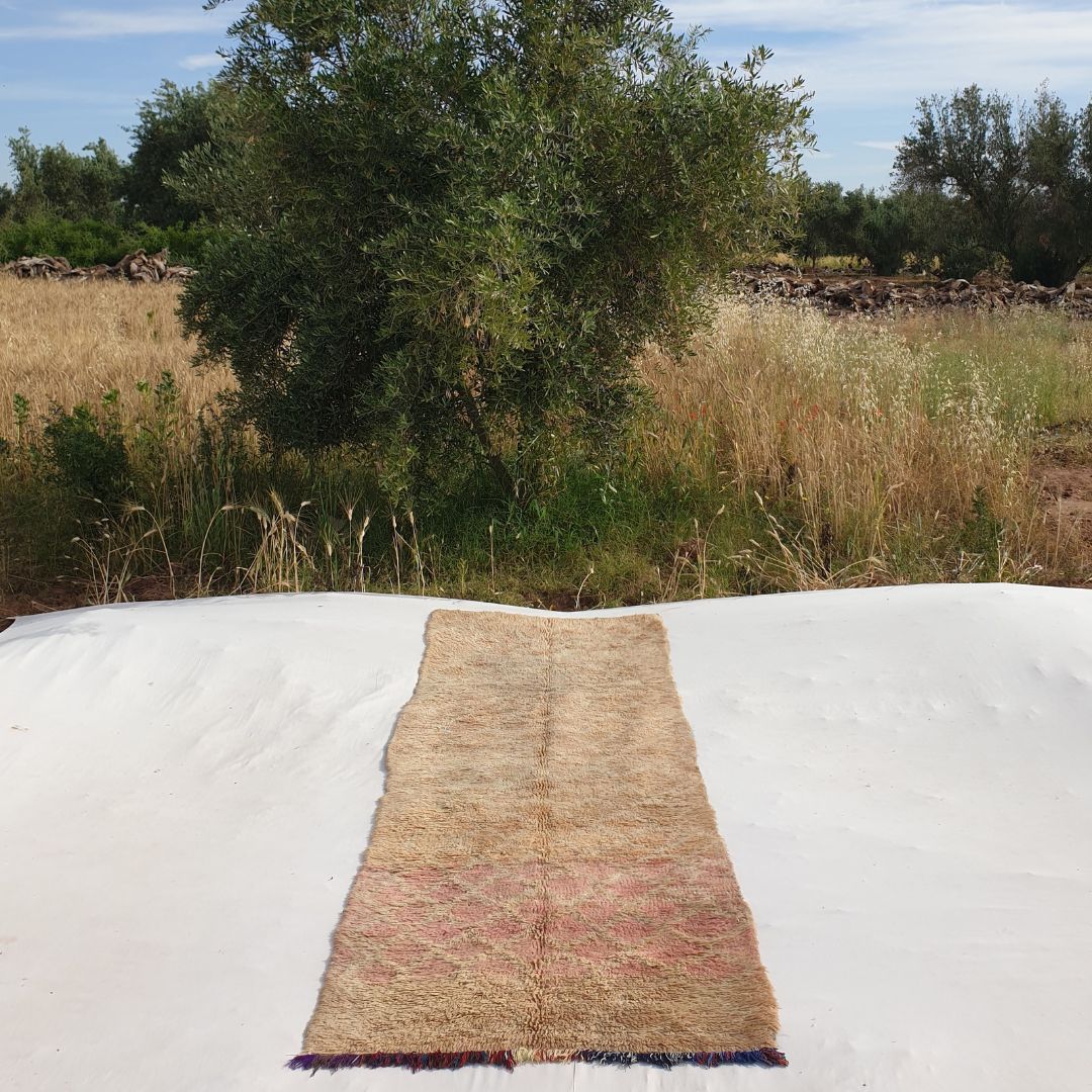 Atssa - Peach Vintage Moroccan Runner Rug 3x9 | Berber Authentic Handmade Wool Carpet | 3'40x9'10 Ft - 103 x 278 cm - OunizZ