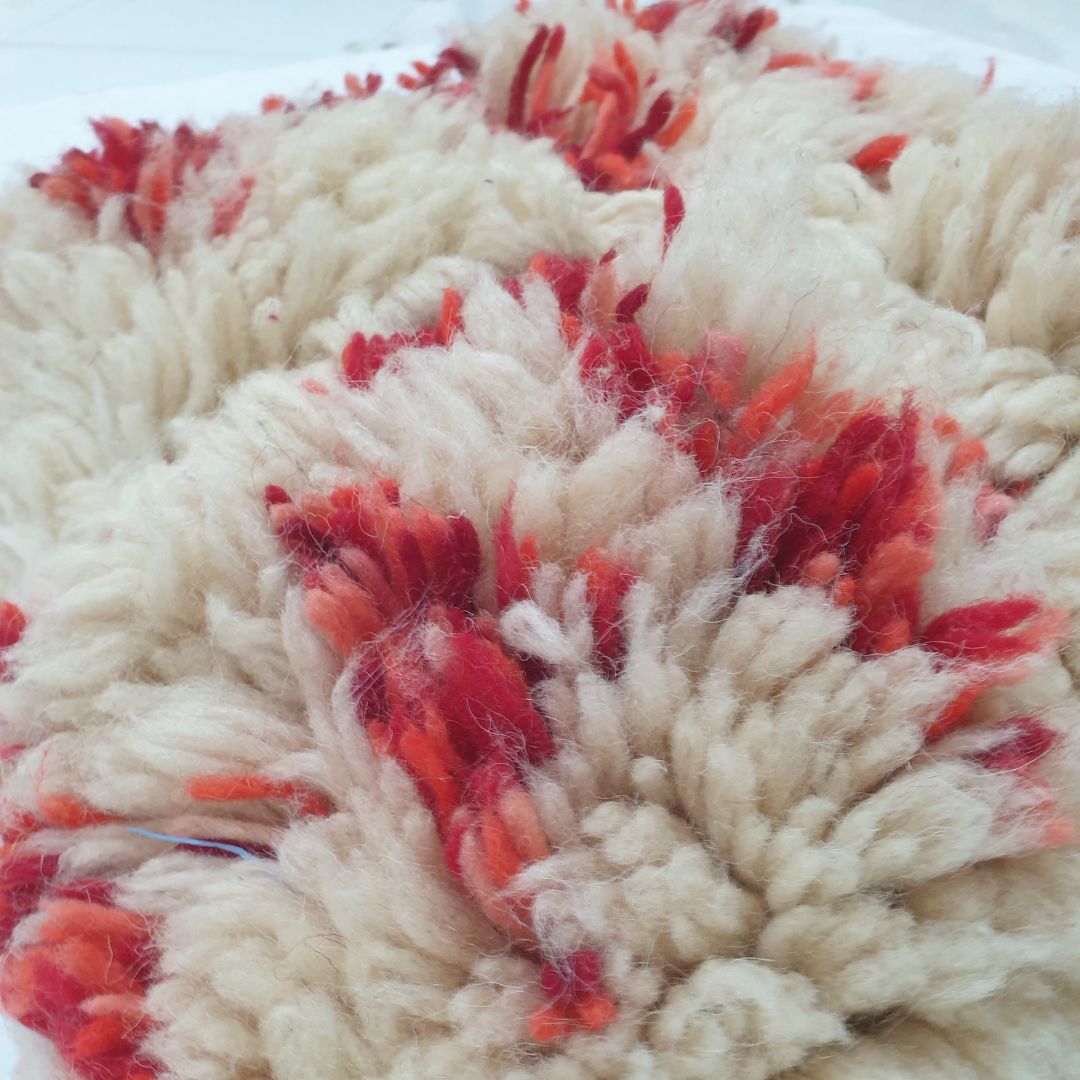 Cream Red Moroccan Cushion Cover – Luxurious Handwoven Beni Mrirt 16x15 inches | 40x38 cm - OunizZ