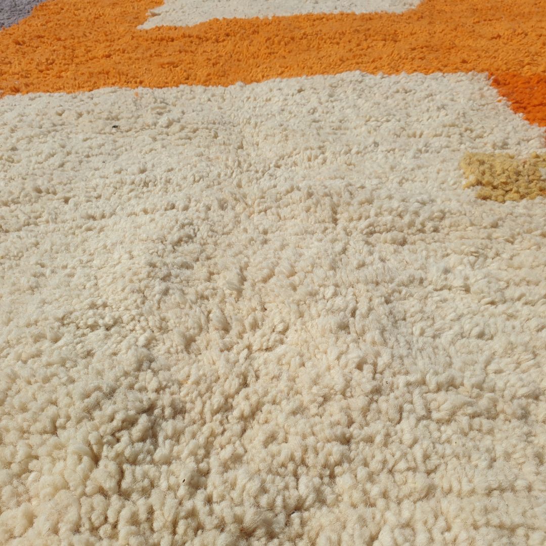 Hanily | Ivory and Orange Beni Ourain Moroccan Rug 5x8 | Warm Minimalist Decor | 5'18x7'84 Ft | 158x240 cm - OunizZ