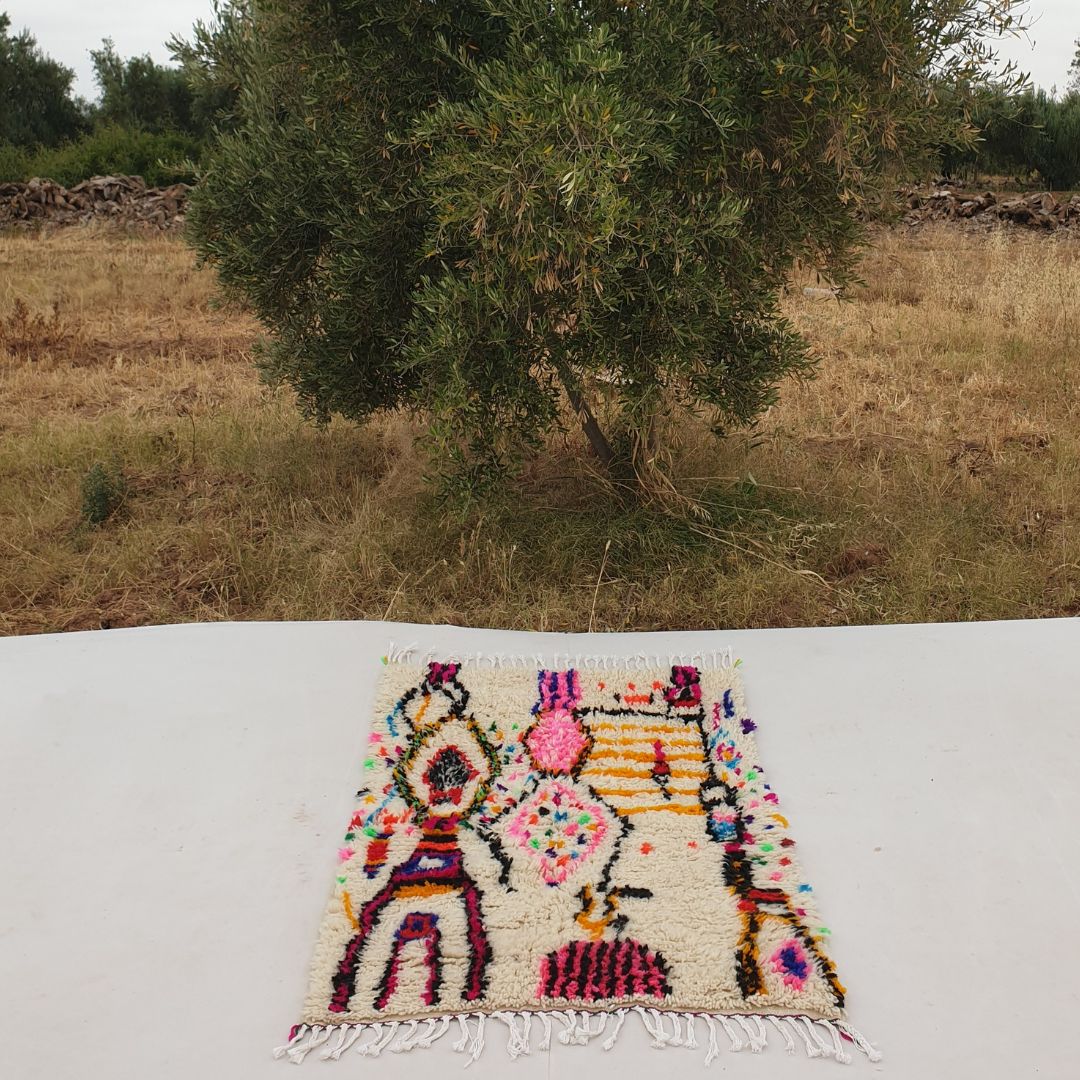 Nificha - Moroccan Rug 3x5 White Azilal | Authentic Handmade Berber Moroccan Bedroom Rug | 100x151 cm | 4'95x3'28 ft - OunizZ
