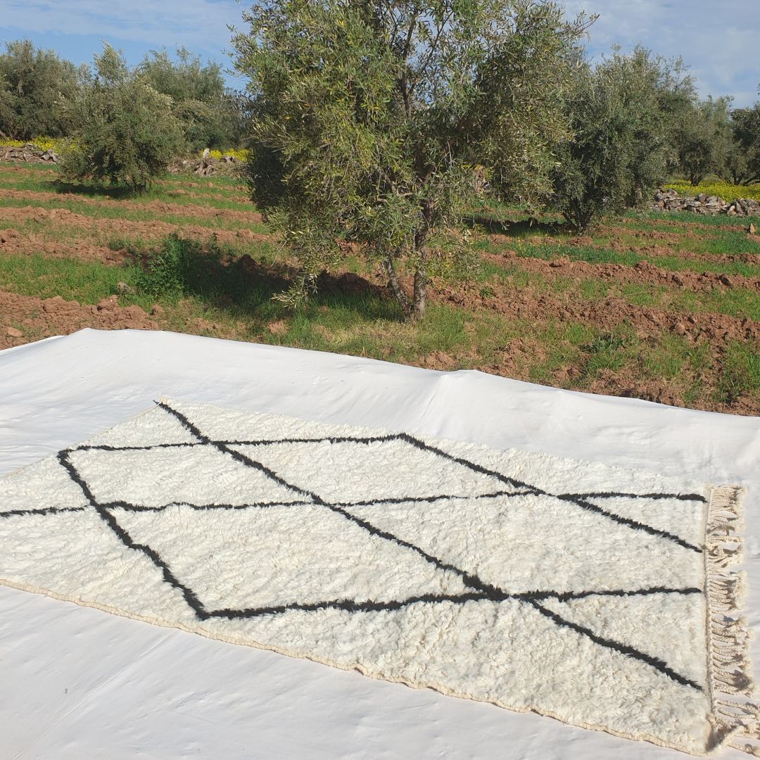 Waaga | 6x9 Beni Ourain Moroccan Rug - Super Soft White Plush Shag with Black Diamond Lattice Wool Berber Carpet | 6'8"x9'9" Ft | 205x298 cm - OunizZ