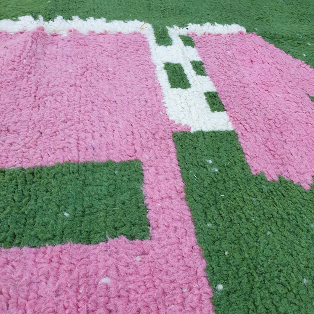 Buzina - Moroccan Rug Boujaad | Colorful Authentic Berber Handmade Bedroom Rug | 8'80x5'31 Ft | 2,68x1,62 m - OunizZ