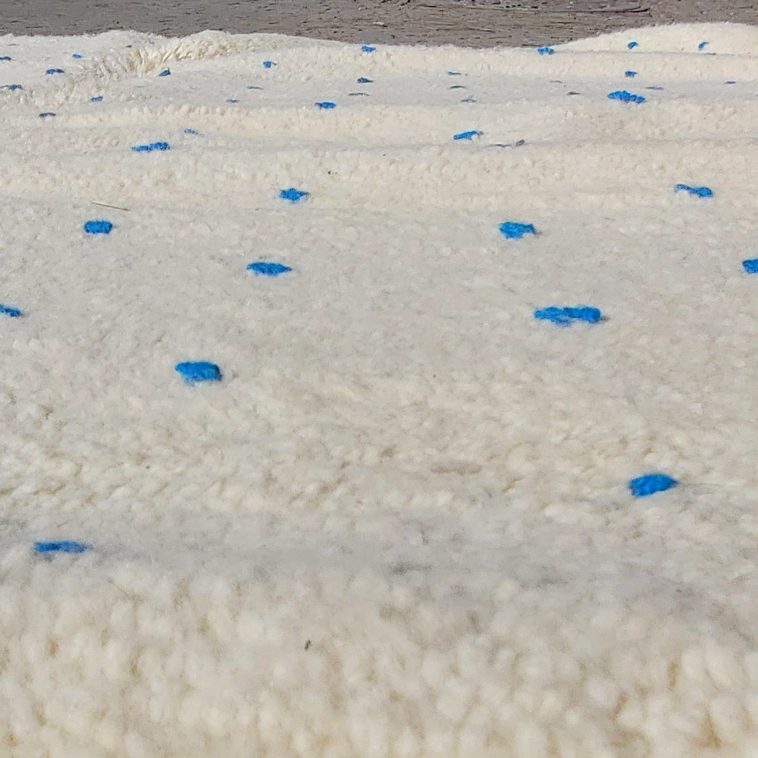 KESLALA | BENI OUARAIN Black & White Rug | 100% wool handmade in Morocco (blue dots) - OunizZ