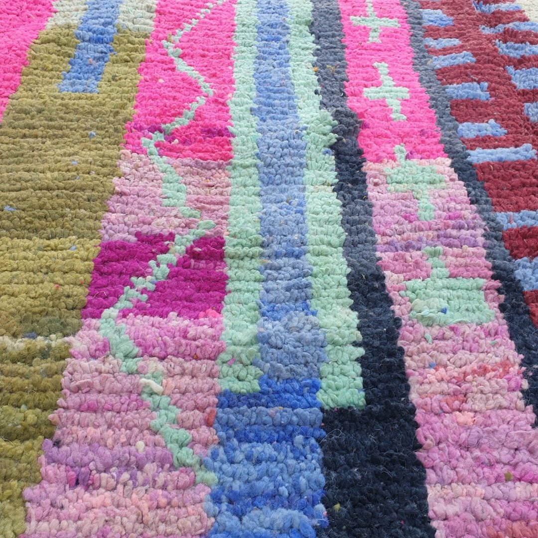 Lakjuj - Moroccan Rug Boujaad | Colorful Authentic Berber Handmade Bedroom Rug | 8'73x4'95 Ft | 2,66x1,51 m - OunizZ
