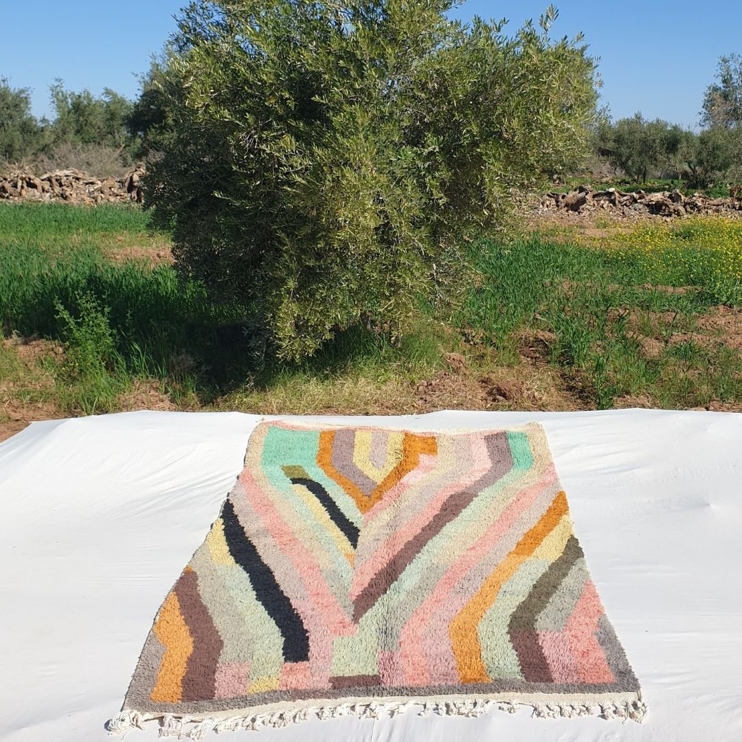 Sardia - MOROCCAN RUG 5x8 BOUJAAD Authentic Berber Rug | Handmade Bedroom Carpet | 8'9x5'3 Ft | 2,70x1,63 m - OunizZ