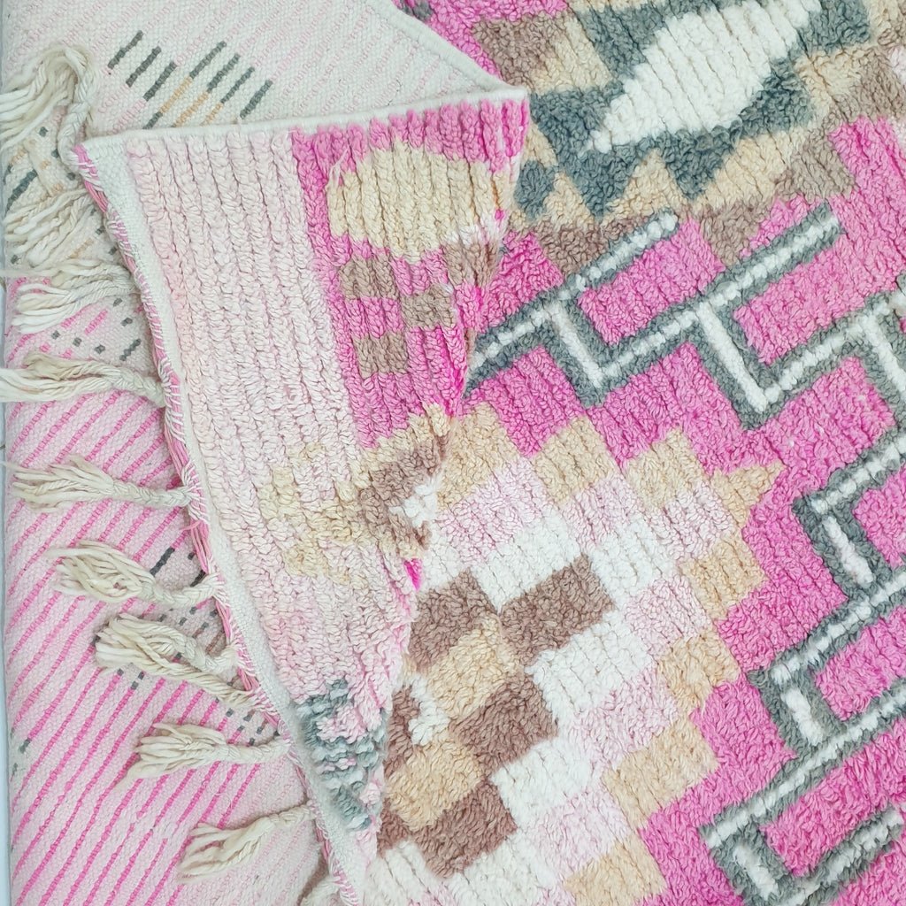 SIKAR | 10'4x7'1 Ft | 3,17x2,17 m | Moroccan Vintage style Rug | 100% wool handmade - OunizZ