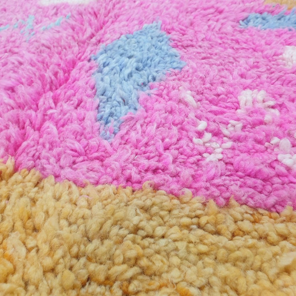 TOHFA | 7'8x4'8 Ft | 2,38x1,47 m | Moroccan Colorful Rug | 100% wool handmade - OunizZ