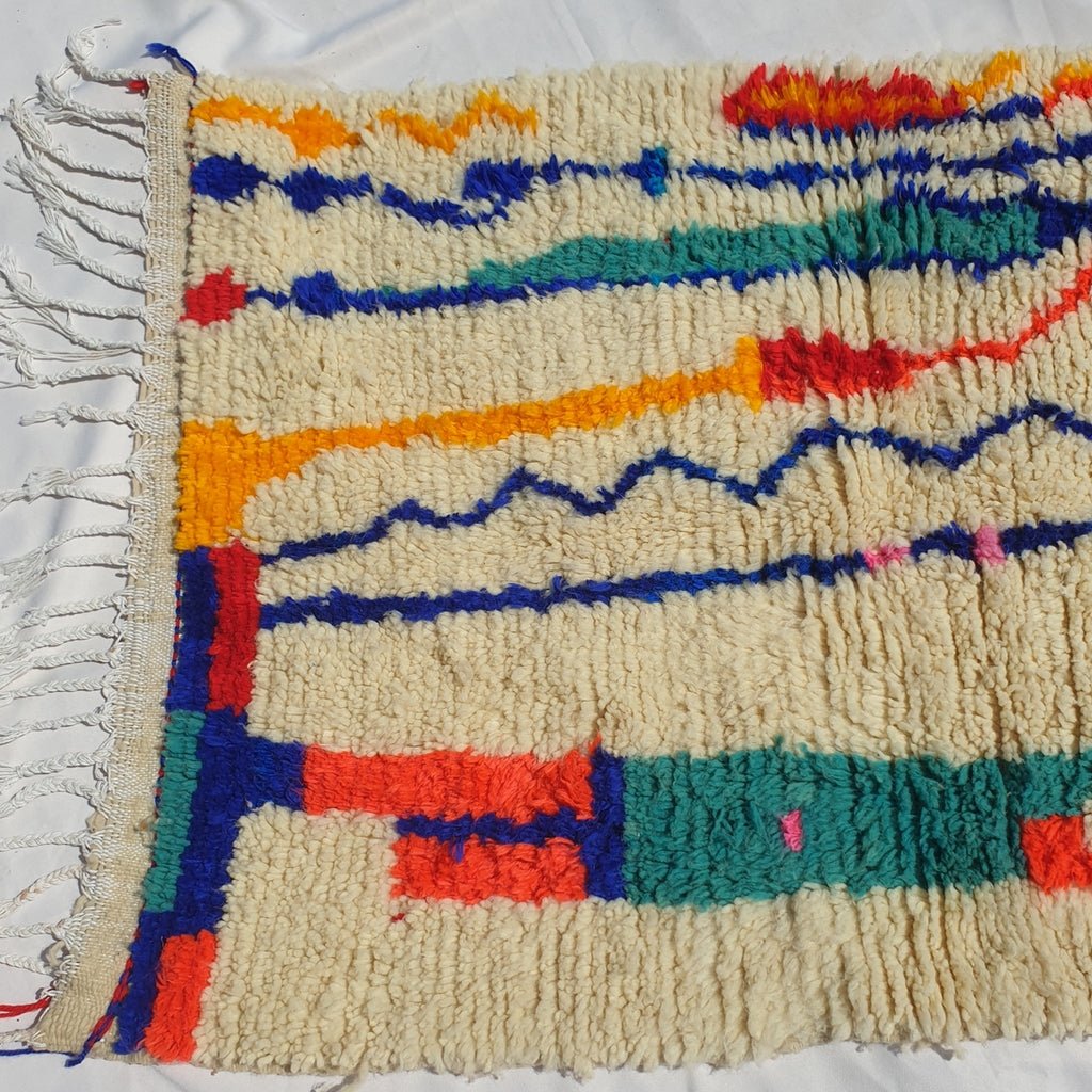 White Azilal Moroccan Rug | Vintage Moroccan Rug | Vintage Berber Rug | Moroccan Area Rug | Authentic Handmade Moroccan Wool Rug | 4'7x3'3 ft - OunizZ