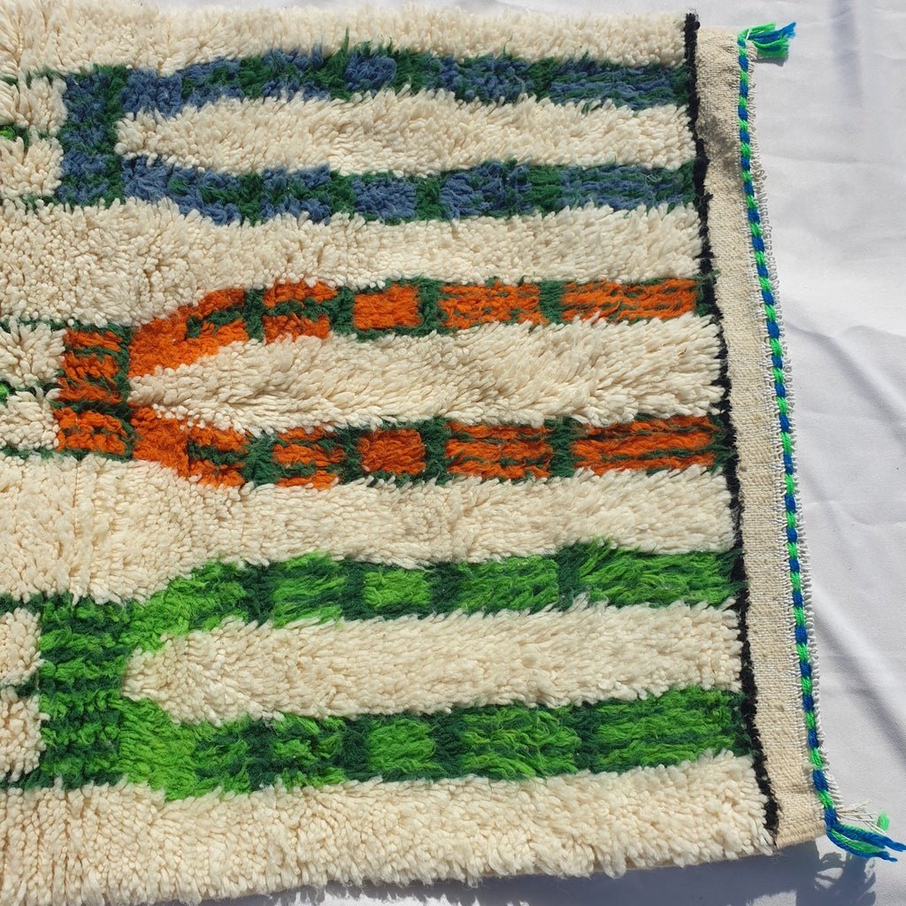 White Azilal Moroccan Rug | Vintage Moroccan Rug | Vintage Berber Rug | Moroccan Area Rug | Authentic Handmade Moroccan Wool Rug | 5'1x3'3 ft - OunizZ