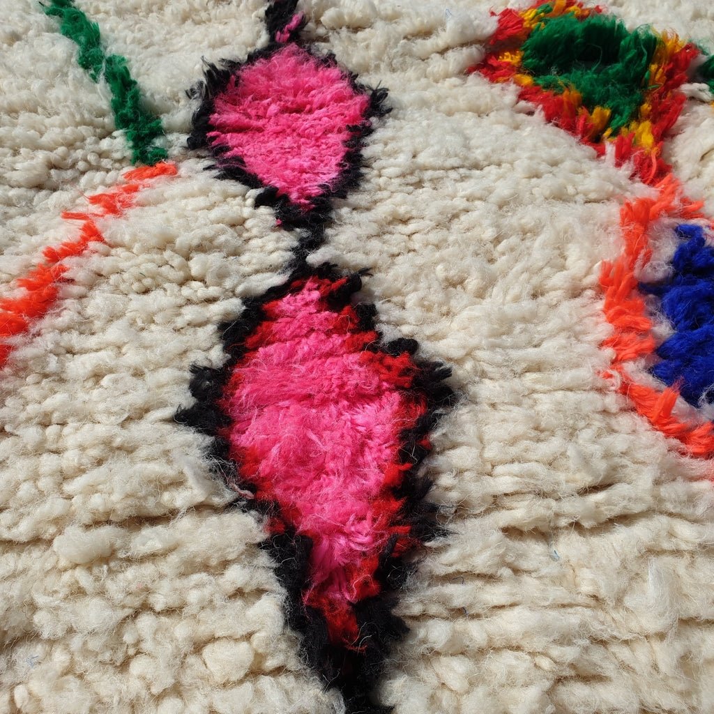 White Moroccan Rug Azilal | Authentic Handmade Moroccan Wool Rug | Berber Moroccan Rug for bedroom | 145x99 cm | 4'76x3'25 ft - OunizZ