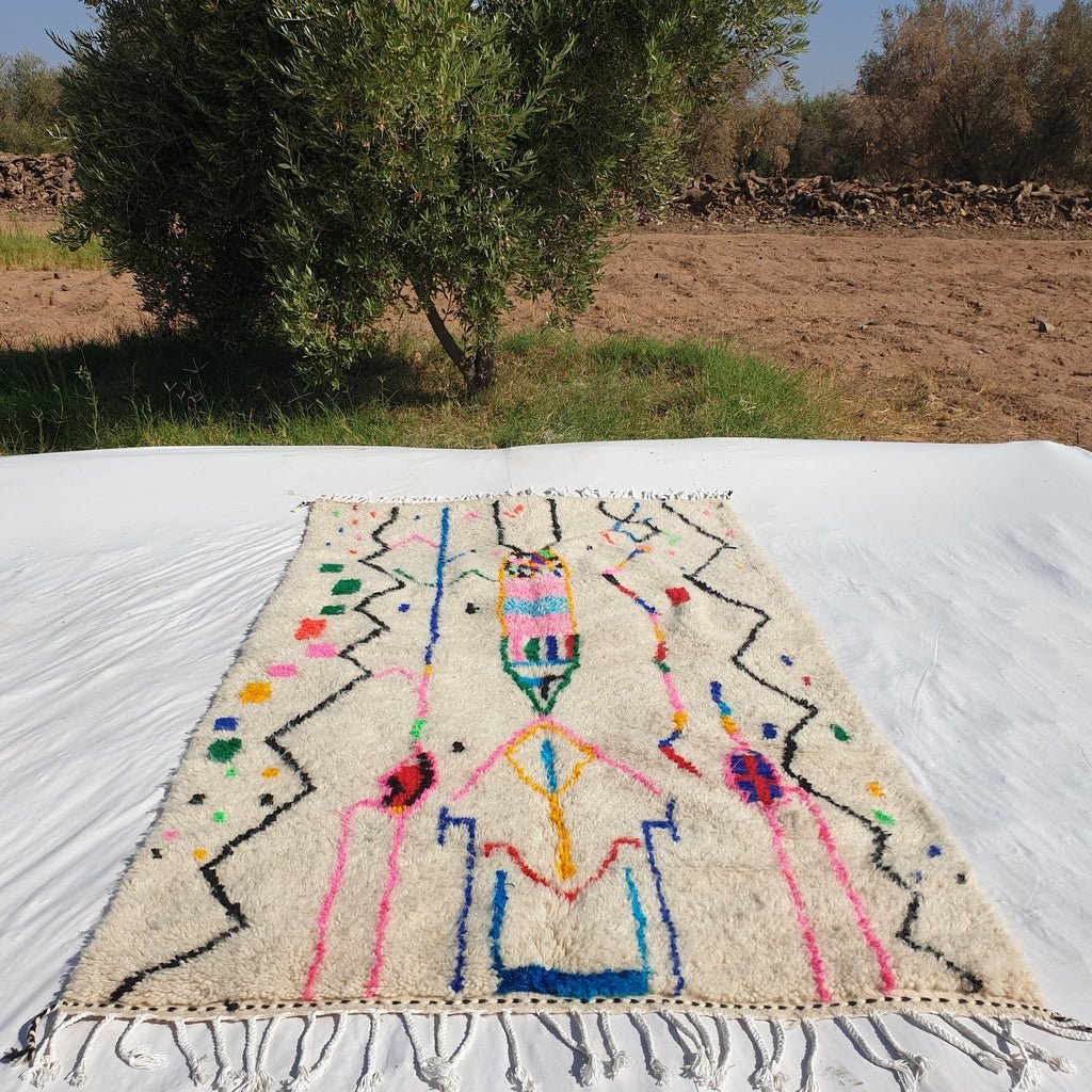 White Moroccan Rug Azilal | Authentic Handmade Moroccan Wool Rug | Berber Moroccan Rug for bedroom | 260x153 cm | 8'53x5'02 ft - OunizZ