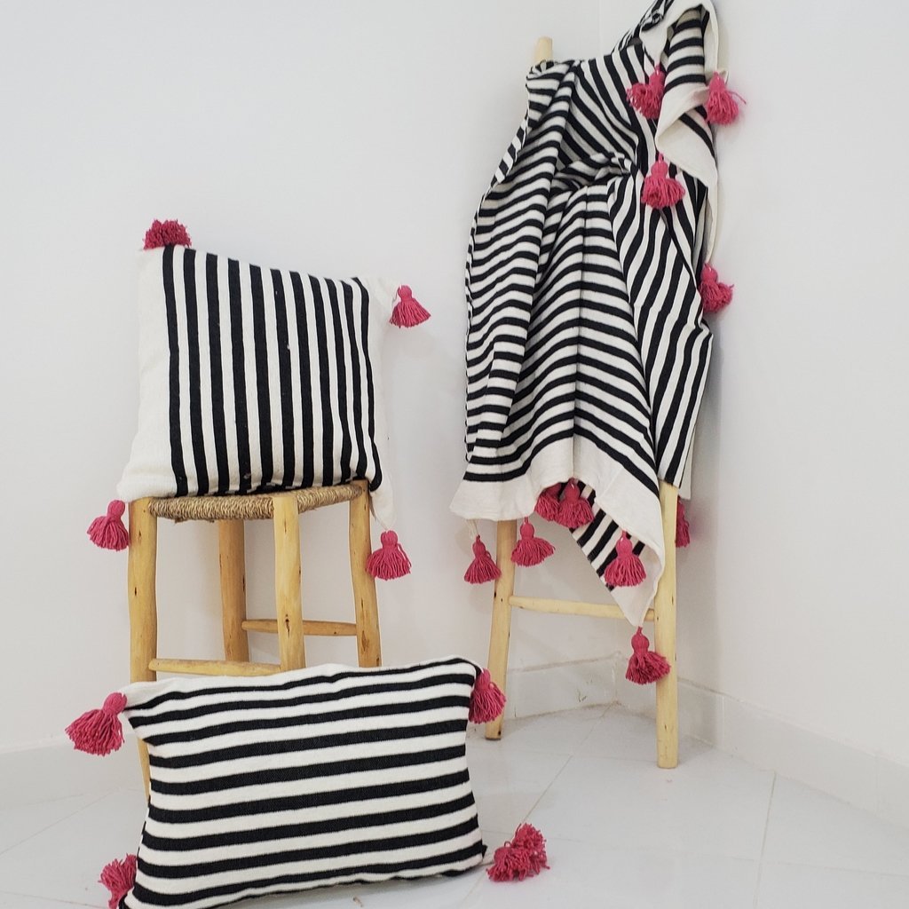 Pom Pom Blankets & cushions | OunizZ