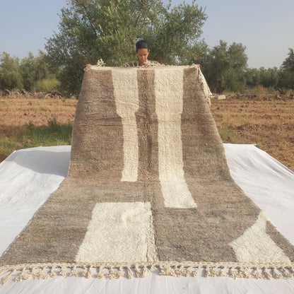 Farali - Beni Ourain Matta med Gratt Falt och Utspridda Elfenben Mosaikblock - Handvavd Berbermatta | 201x324 cm