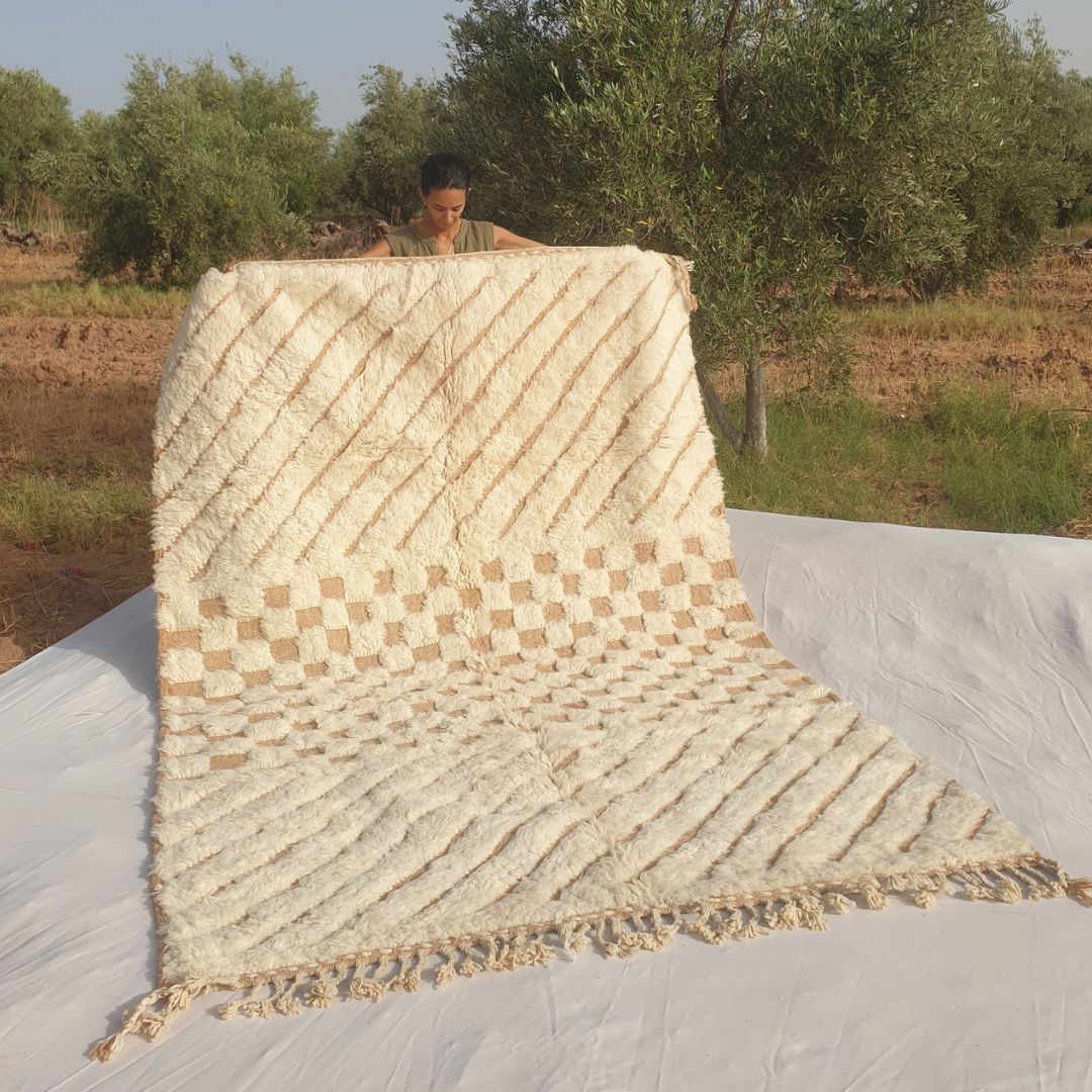 Tatalna - Textured Ivory Beni Ourain Rug with Diagonal Flutes and Checkerboard Relief - Handwoven Berber Carpet | 6'5"x10'2" Ft | 197x310 cm