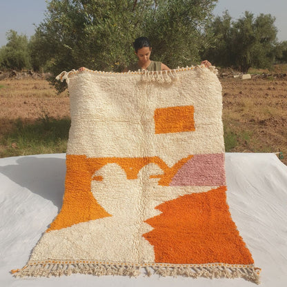 Faytena - Tapis Marocain Abstrait Orange et Ivoire avec Accent Rose - Tapis Berbere Tisse Main | 164x230 cm