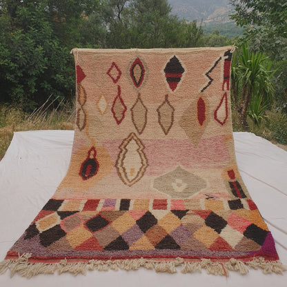 Etza - Peach Moroccan Rug with Dark Harlequin Diamond Border - Handwoven Berber Carpet | 6'6"x10'3" Ft | 198x313 cm