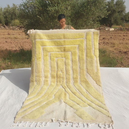 Tahadi - Yellow-Green Ombre Beni Ourain Rug with Raised Chevron Pile on Cream - Handwoven Berber Carpet | 5'3"x7'7" Ft | 160x232 cm