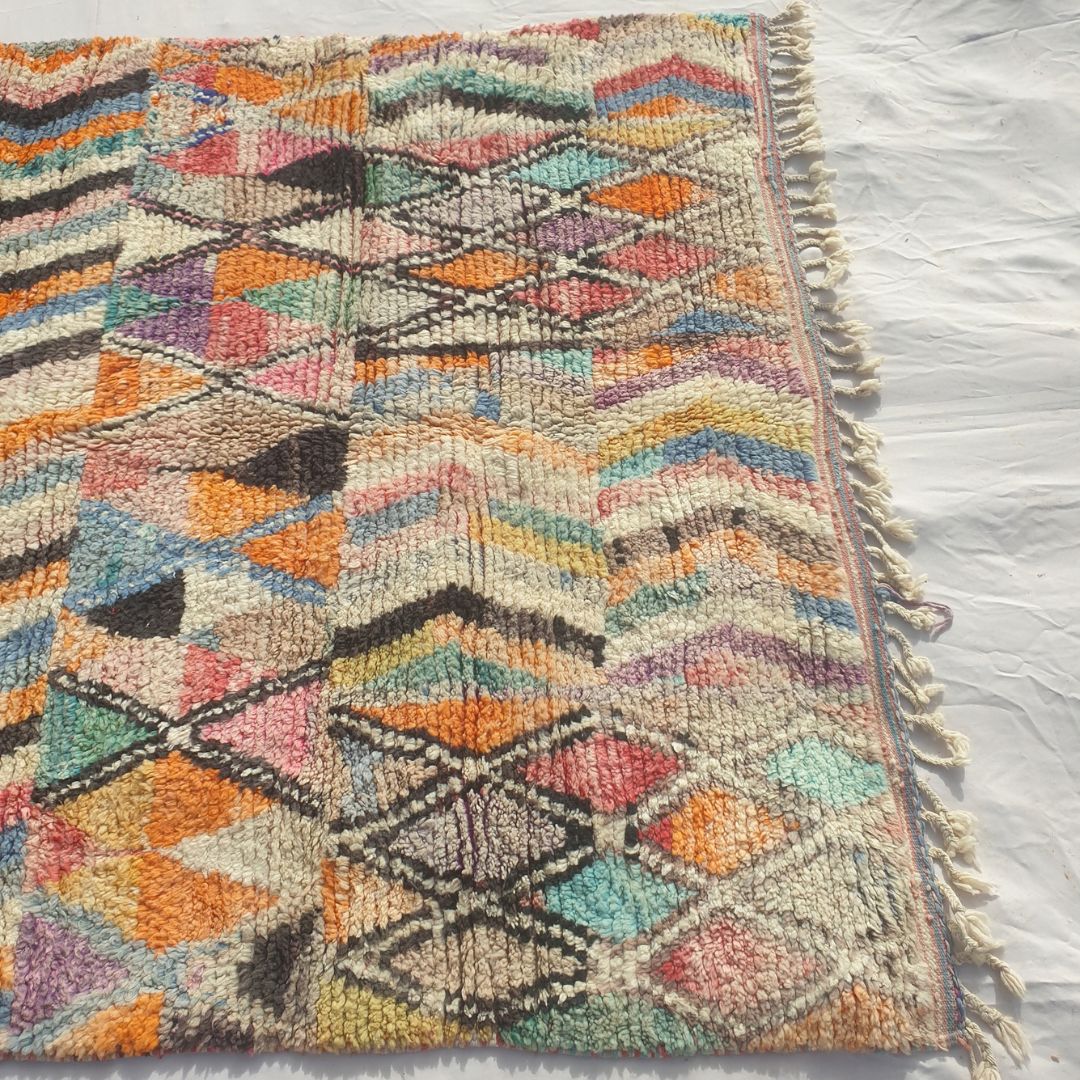 Dowelna - Tapis Marocain Boujaad Colore avec Bandes Chevrons et Treillis Losange - Tapis Berbere Tisse Main | 204x306 cm