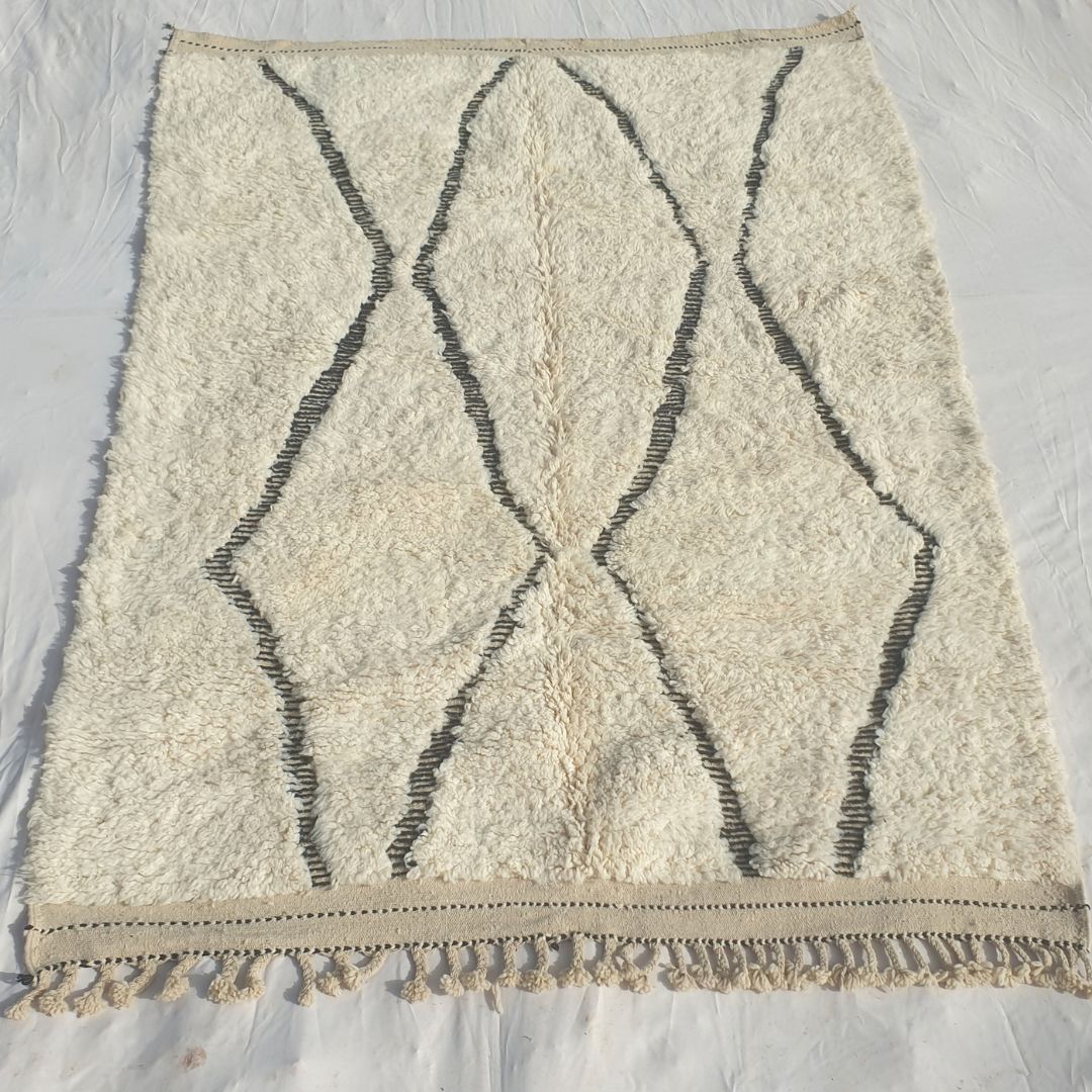 Dowazi - Klassischer Beni Ourain Diamant Teppich mit Elfenbeinfeld und Anthrazit Gitter - Handgewebter Berberteppich | 208x289 cm
