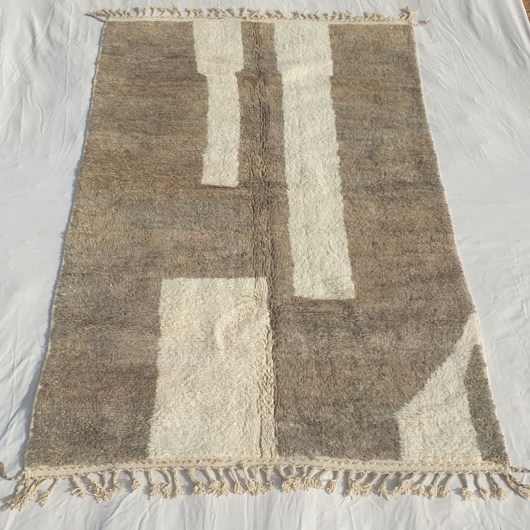Farali - Beni Ourain Matta med Gratt Falt och Utspridda Elfenben Mosaikblock - Handvavd Berbermatta | 201x324 cm