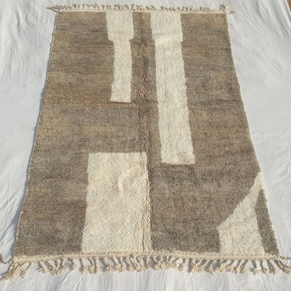 Farali - Beni Ourain Matta med Gratt Falt och Utspridda Elfenben Mosaikblock - Handvavd Berbermatta | 201x324 cm