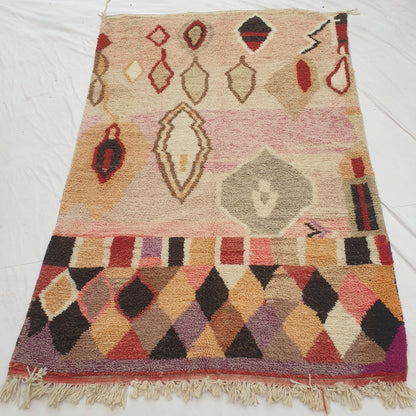 Etza - Peach Moroccan Rug with Dark Harlequin Diamond Border - Handwoven Berber Carpet | 6'6"x10'3" Ft | 198x313 cm
