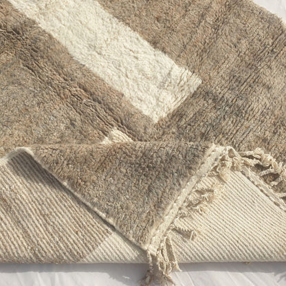 Farali - Beni Ourain Matta med Gratt Falt och Utspridda Elfenben Mosaikblock - Handvavd Berbermatta | 201x324 cm