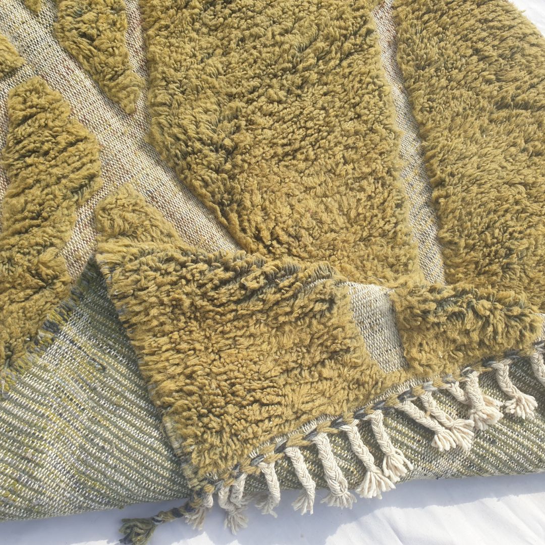 Kwata - Olive Green Beni Ourain Rug - Abstract Organic Branching Line Moroccan Berber Carpet | 5'x7'11" Ft | 153x242 cm