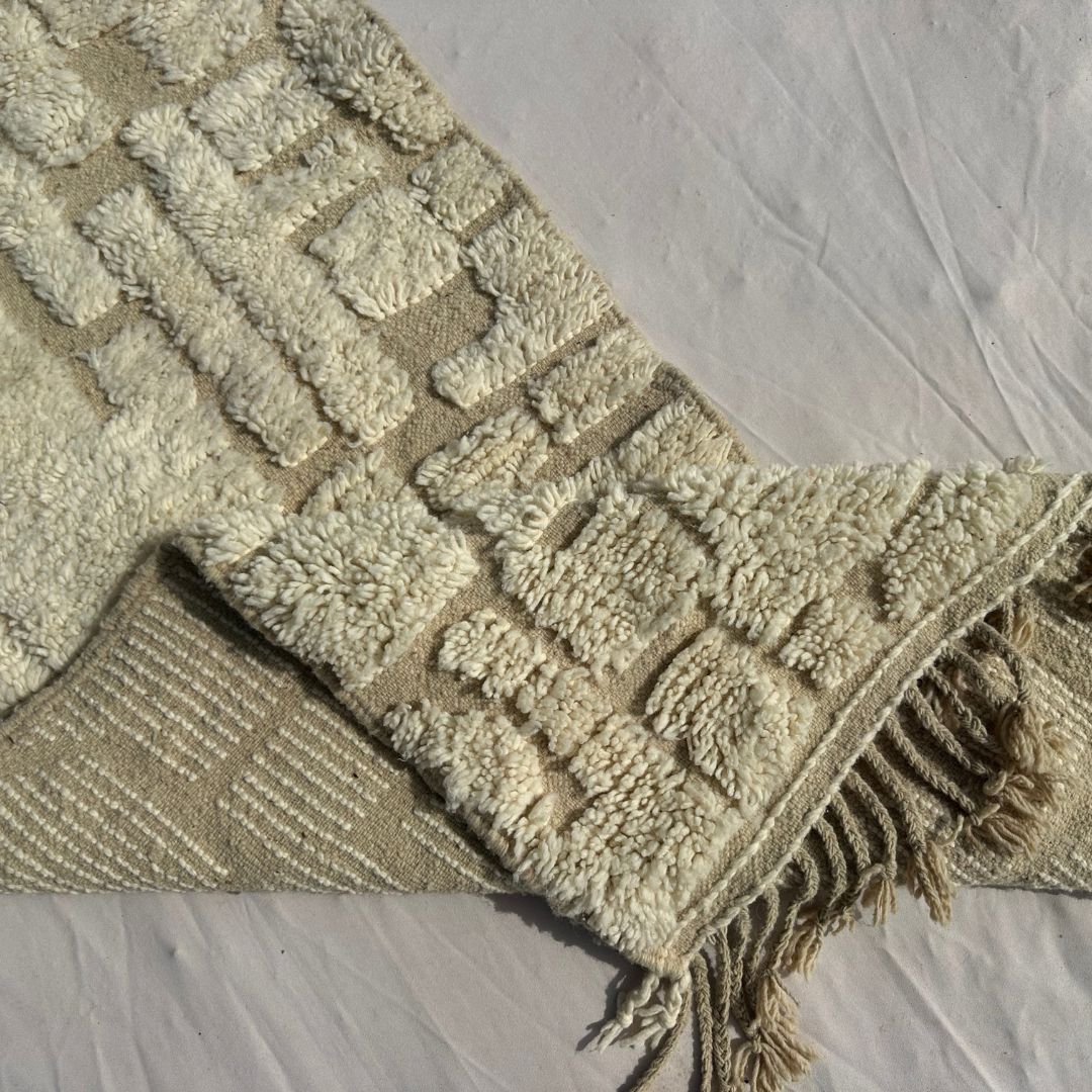 Afonia - Tapis de Couloir Beni Ouarain Ivoire Large a la Mosaique Texturee Ton sur Ton - Tapis Berbere Tisse Main | 89x317 cm