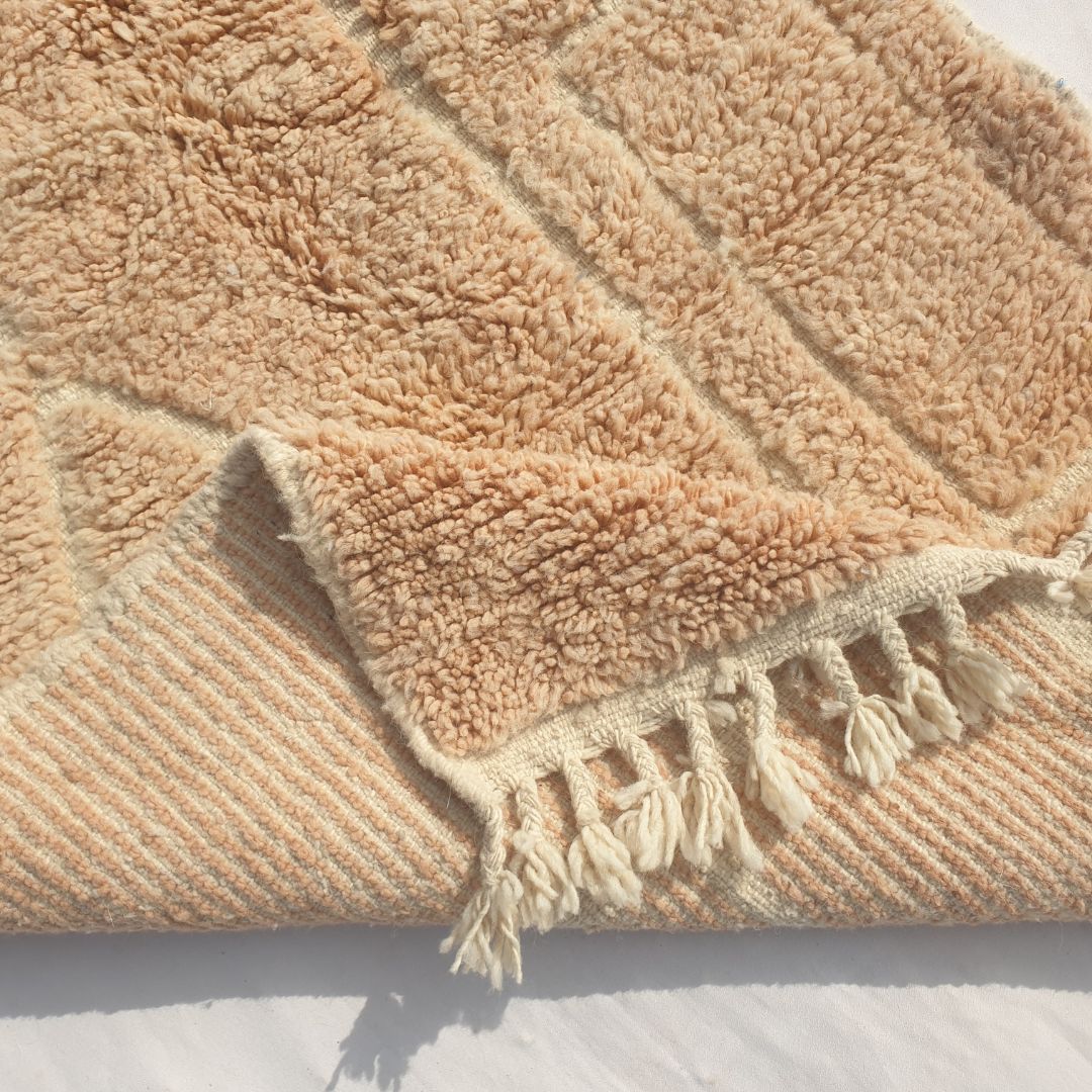 Wynona - Beige Beni Ourain Accent Rug with Carved Diamond and Rectangular Relief - Small Moroccan Berber Carpet | 3'5"x4'9" Ft | 104x144 cm
