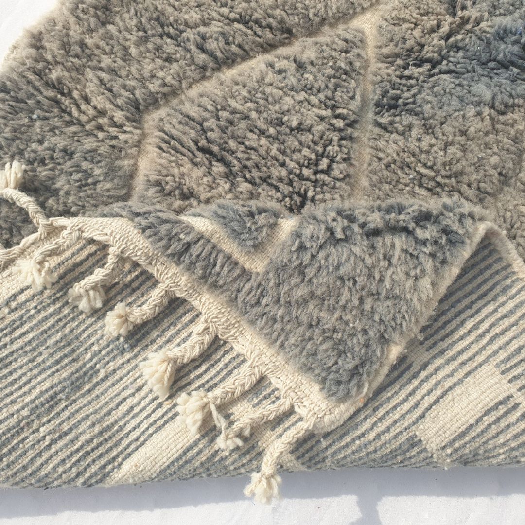 Minayta - Grey Taupe Beni Ourain Accent Rug with Abstract Architectural Line Art - Small Moroccan Berber Carpet | 3'3"x4'9" Ft | 100x145 cm