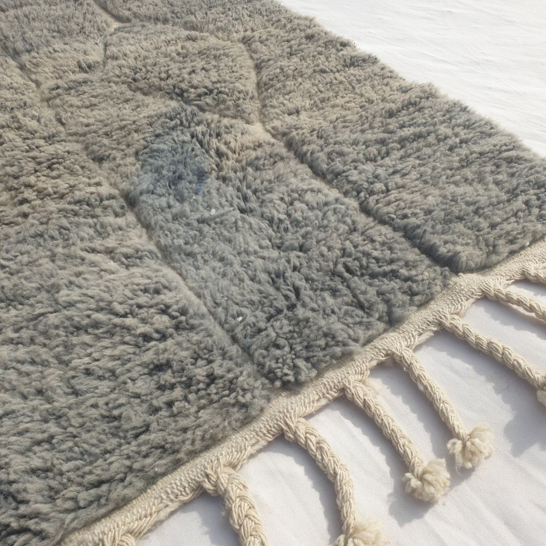Minayta - Grey Taupe Beni Ourain Accent Rug with Abstract Architectural Line Art - Small Moroccan Berber Carpet | 3'3"x4'9" Ft | 100x145 cm