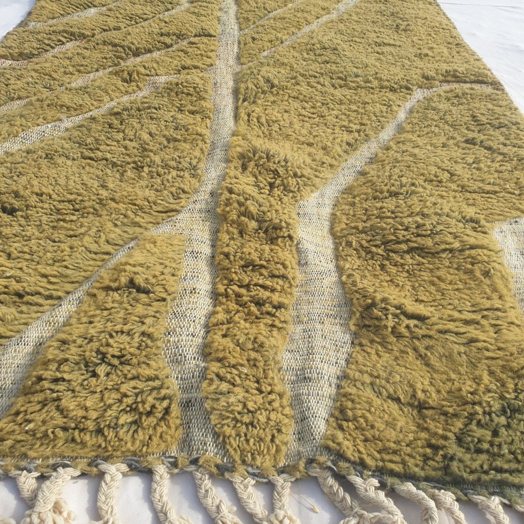 Kwata - Olive Green Beni Ourain Rug - Abstract Organic Branching Line Moroccan Berber Carpet | 5'x7'11" Ft | 153x242 cm