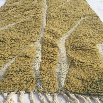 Kwata - Olive Green Beni Ourain Rug - Abstract Organic Branching Line Moroccan Berber Carpet | 5'x7'11" Ft | 153x242 cm