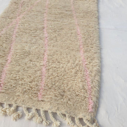 Cotya - Ivory Beni Ourain Runner Rug with Sparse Pink Diagonal Lines - Minimalist Moroccan Berber Hallway Carpet | 2'9"x9'3" Ft | 84x284 cm