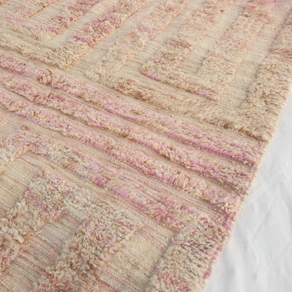 Nayra - Dusty Rose Pink Beni Ourain Rug - Geometric Maze Rectangular Key Pattern Moroccan Berber Carpet | 4'10"x7'9" Ft | 148x237 cm