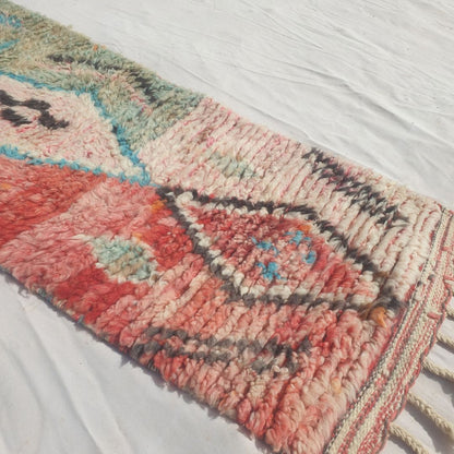 Larguiga - Kapea Pastellivarinen Marokkolainen Kaytavamatto Timanttimedaljonkien Ketjulla Pehmeilla Variruuduilla - Kasinkudottu Berber Matto | 60x300 cm