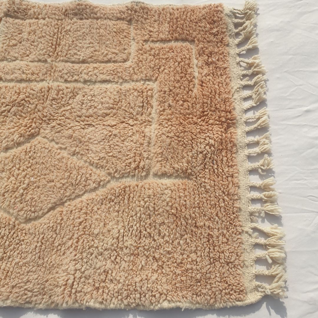 Wynona - Beige Beni Ourain Accent Rug with Carved Diamond and Rectangular Relief - Small Moroccan Berber Carpet | 3'5"x4'9" Ft | 104x144 cm