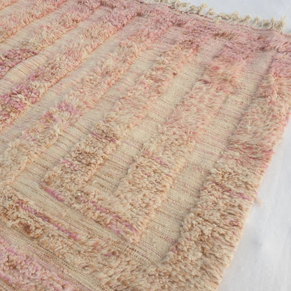 Nayra - Dusty Rose Pink Beni Ourain Rug - Geometric Maze Rectangular Key Pattern Moroccan Berber Carpet | 4'10"x7'9" Ft | 148x237 cm