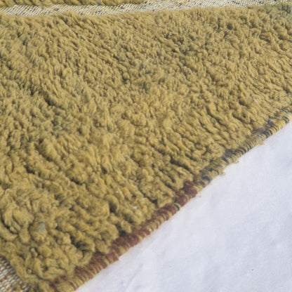 Kwata - Olive Green Beni Ourain Rug - Abstract Organic Branching Line Moroccan Berber Carpet | 5'x7'11" Ft | 153x242 cm