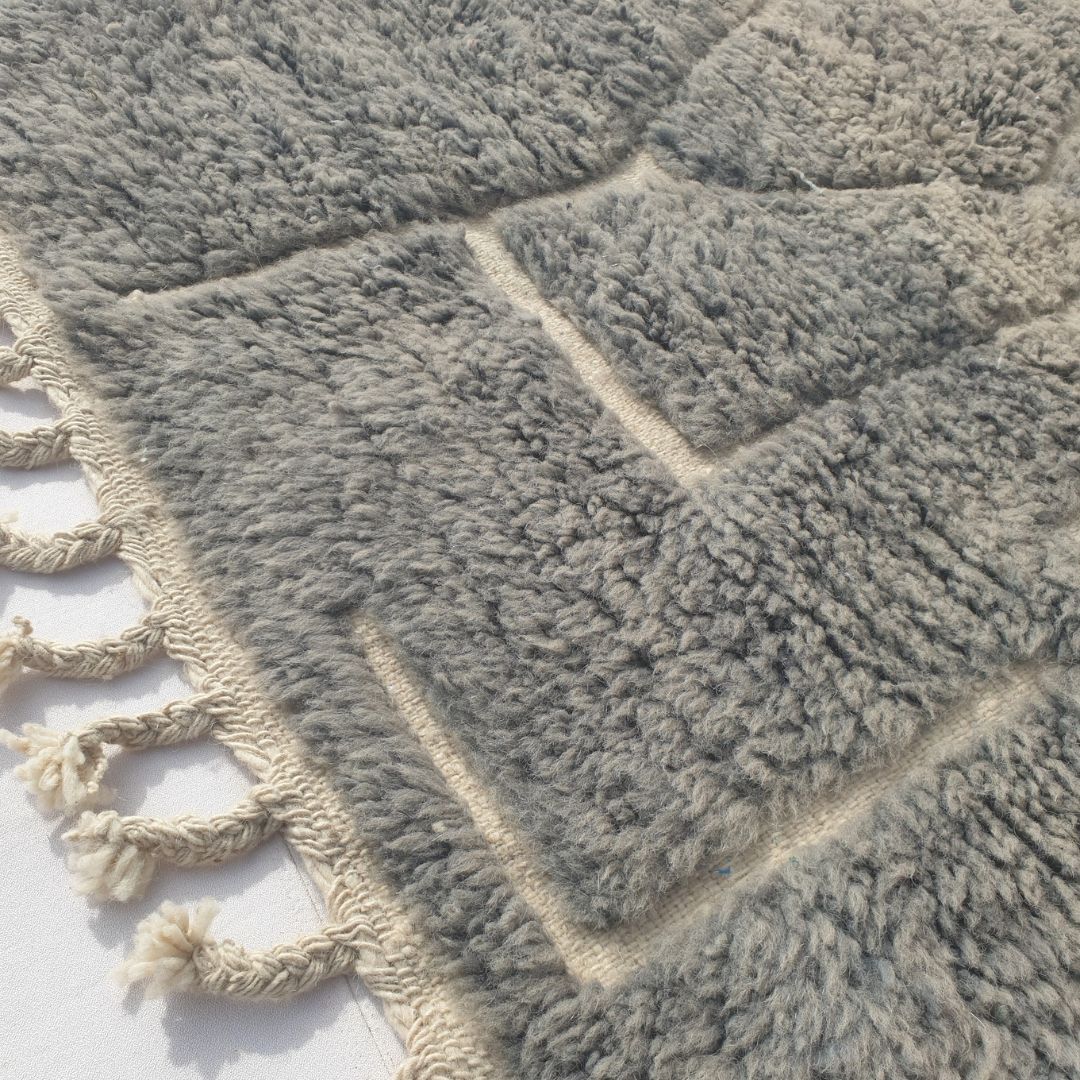 Minayta - Grey Taupe Beni Ourain Accent Rug with Abstract Architectural Line Art - Small Moroccan Berber Carpet | 3'3"x4'9" Ft | 100x145 cm