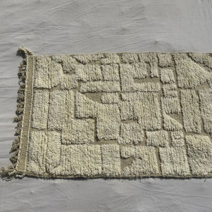 Afonia - Wide Ivory Beni Ourain Runner Rug with Textured Tone-on-Tone Mosaic - Handwoven Berber Carpet | 2'11"x10'4" Ft | 89x317 cm - OunizZ