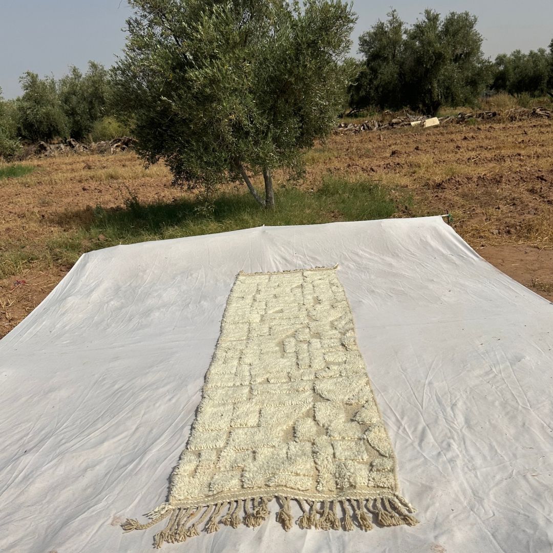 Afonia - Wide Ivory Beni Ourain Runner Rug with Textured Tone-on-Tone Mosaic - Handwoven Berber Carpet | 2'11"x10'4" Ft | 89x317 cm - OunizZ