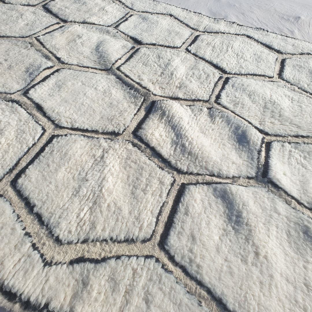 Amssla | Honeycomb 6x9 Black & White Beni Ourain Rug - Plush Berber Wool Shag Carpet | 6'73x9'71 Ft | 205x296 cm - OunizZ