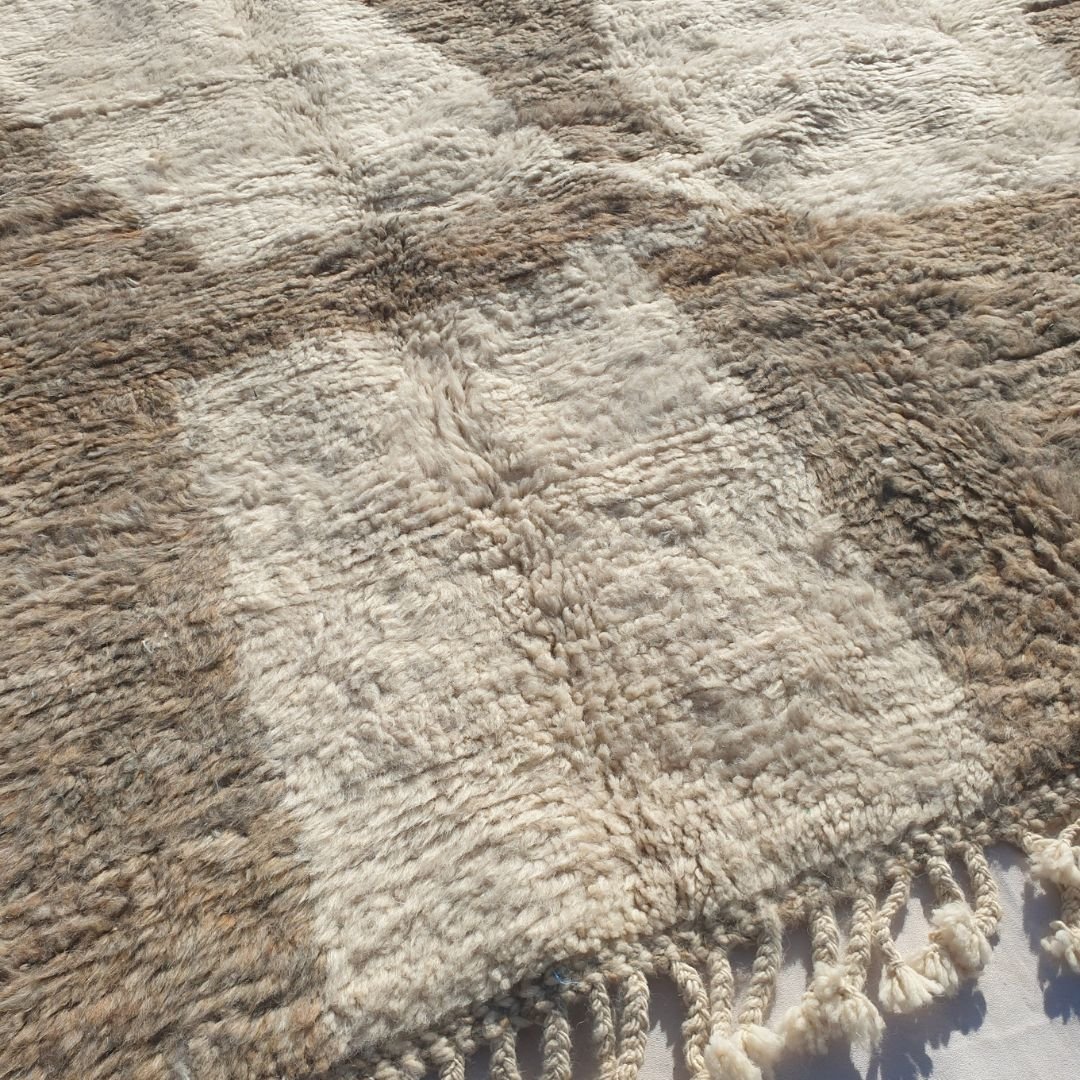 Bagina | 7x10 Beni Ourain Moroccan Rug - Soft Ivory Plush Shag with Brown Geometric Blocks Wool Berber Carpet | 7'5"x10'3" Ft | 226x312 cm - OunizZ
