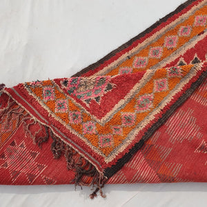 Bilana - Red Vintage Moroccan Rug 4x8 | Berber Authentic Handmade Wool Carpet | 4'70x8'60 Ft - 144x262 cm - OunizZ