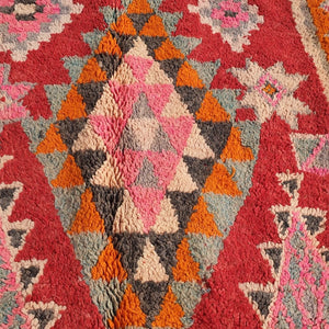 Bilana - Red Vintage Moroccan Rug 4x8 | Berber Authentic Handmade Wool Carpet | 4'70x8'60 Ft - 144x262 cm - OunizZ