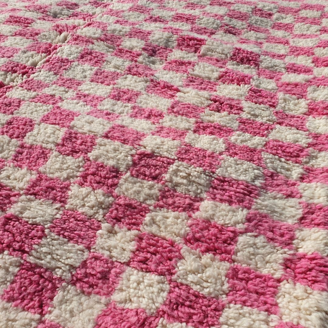 Dama | Pink Checkered Beni Ourain 5x8 Moroccan Rug | 5'58x8'43 Ft | 170x257 cm - OunizZ