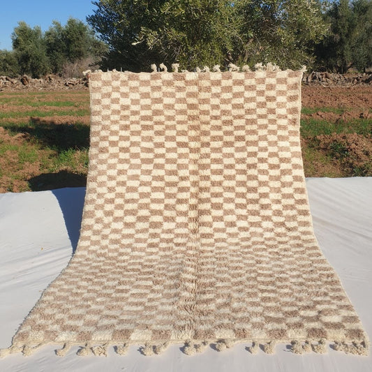 Damia | Beige & White Checkered Beni Ourain 5x8 Authentic Soft Moroccan Rug | 5'54x8' Ft | 169x243 cm - OunizZ