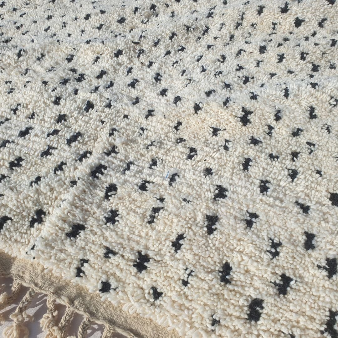 Dilba | Handmade Boujad Rug 8x10 ft – Black & White Abstract Geometric Moroccan Wool Carpet | 8'7"x10' ft | 262x300 cm - OunizZ